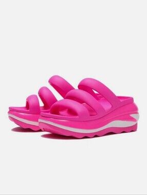 CROCS Mega Crush Triple Strap Platform Sandals, NWT, Size 8